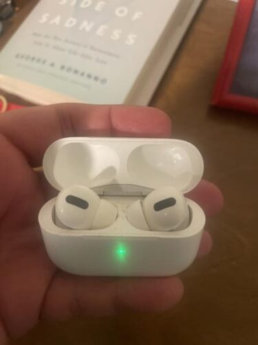 Apple AirPods Pro 2nd Generation With MagSafe Charging Case - New Year Big Savings photo review